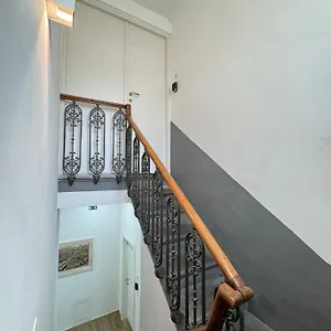 https://apollo-guest-house.it-tuscanyhotel.com